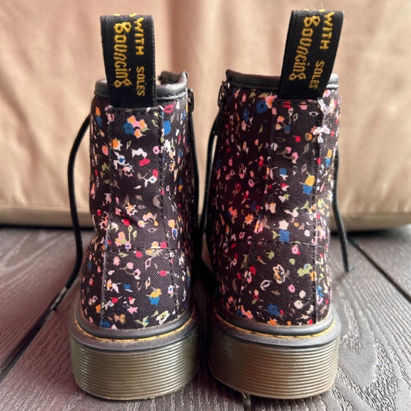 Children's size 3 Doc Marten floral zip boots - Picture 5 of 7